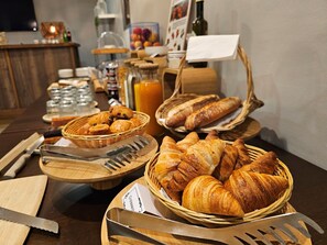 Daily buffet breakfast (EUR 13 per person)