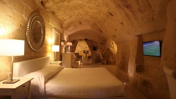 Suite Deluks (Grotta) | Minibar, brankas, meja kerja, dan kedap suara