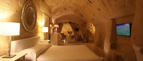 Minibar, coffres-forts dans les chambres, bureau, chambres insonorisées