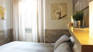Standard Double Room | Desk, free WiFi