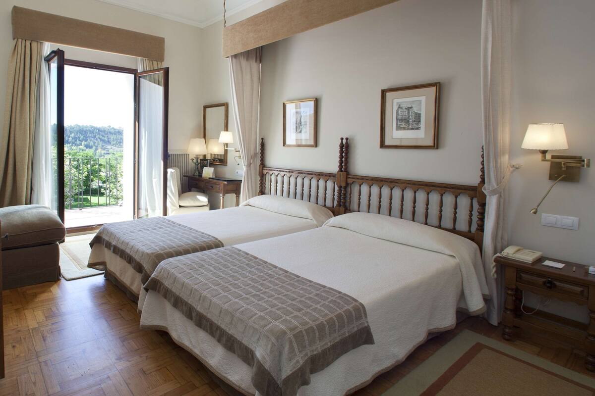 minibar, in-room safe, desk, blackout curtains