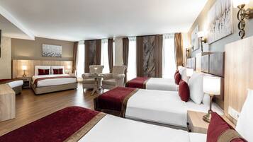 Superior Suite | Premium bedding, minibar, in-room safe, desk