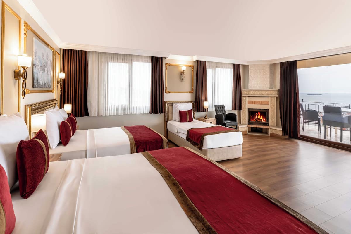 Deluxe Suite