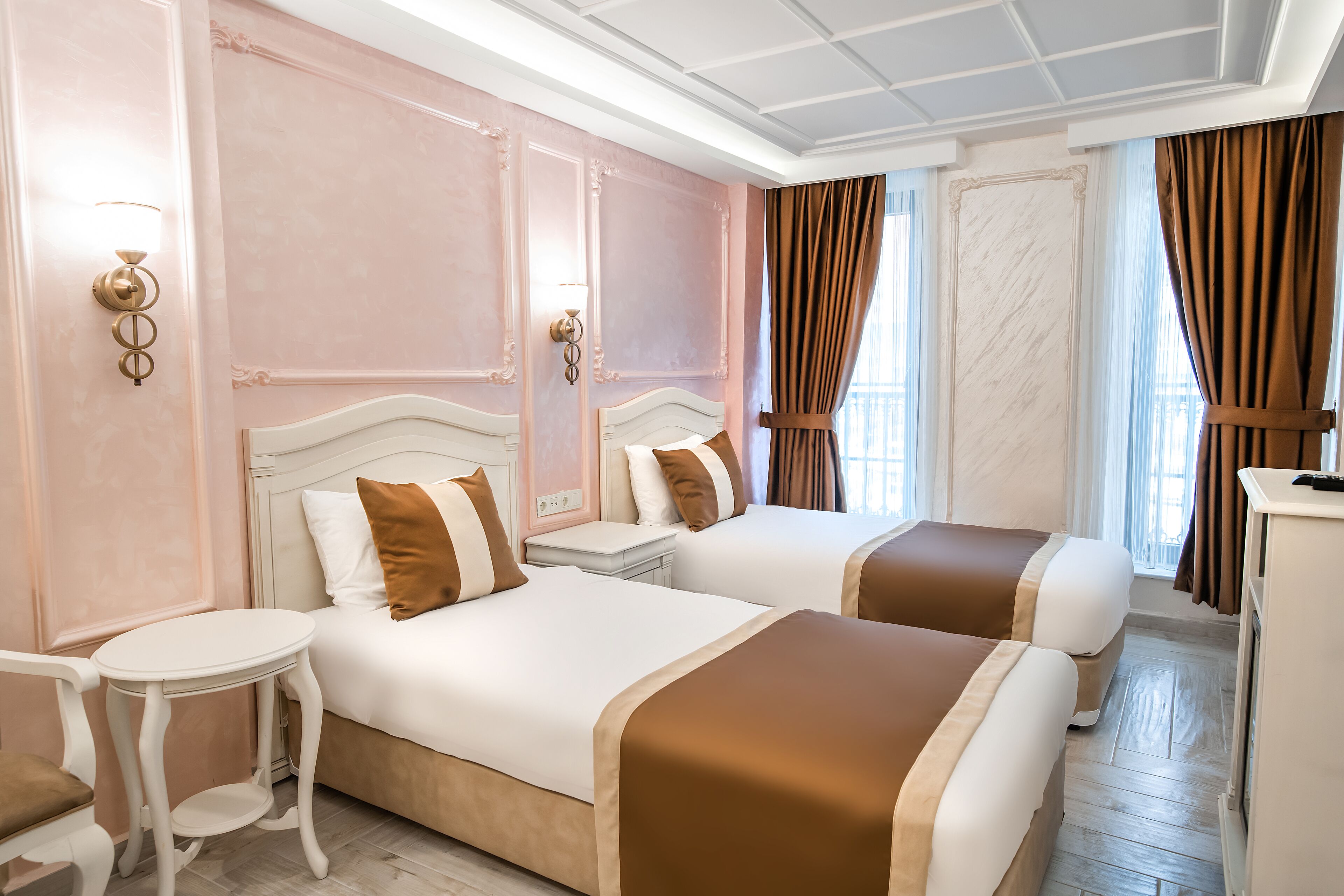 Literie de qualité supérieure, minibar, coffres-forts dans les chambres