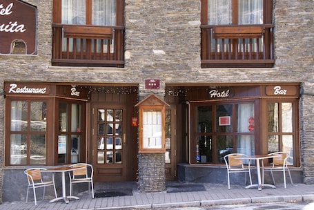 Fachada de la propiedad. Hotel L'Ermita B&B