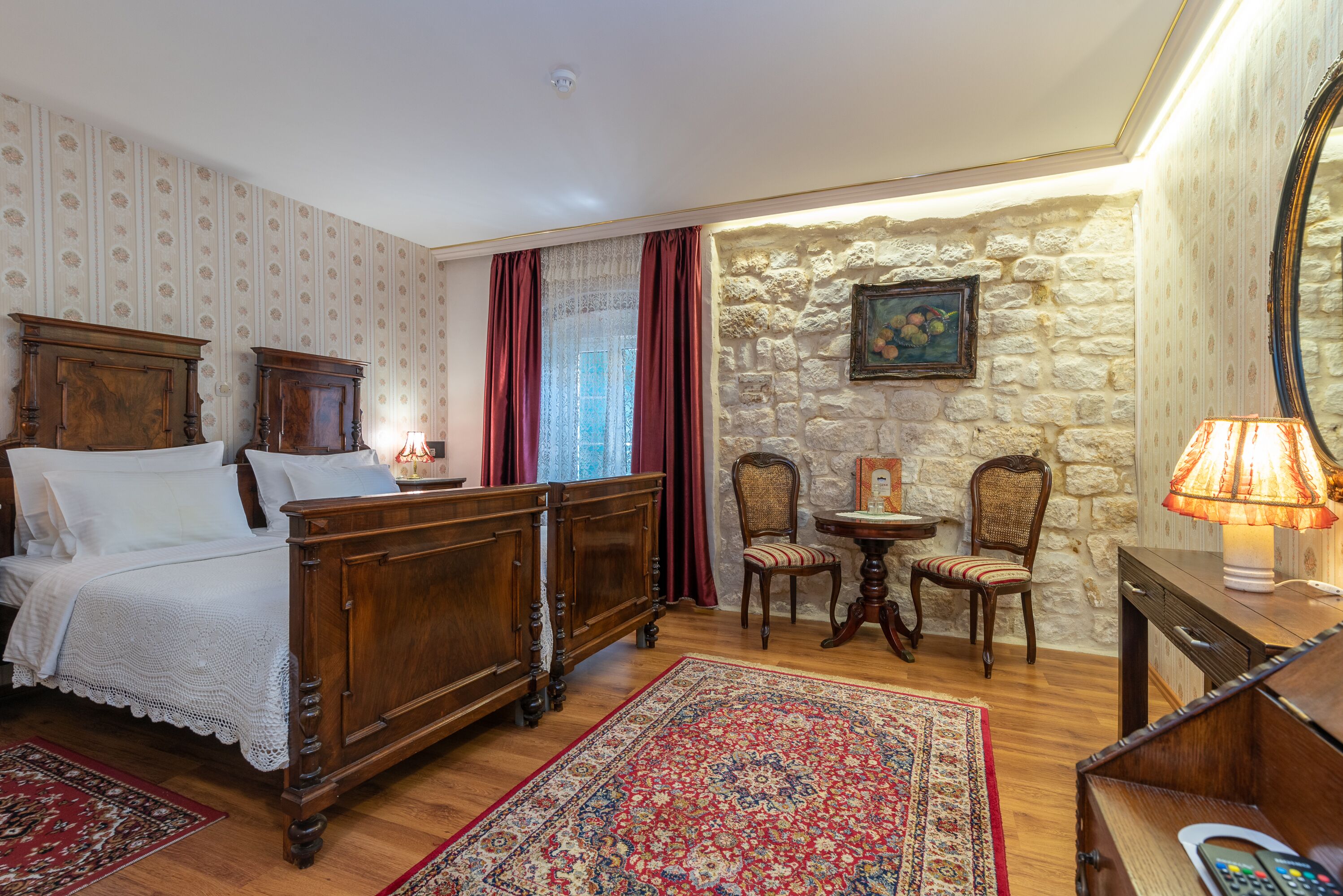 Standard dubbelrum | Minibar, värdeförvaringsskåp på rummet och individuell inredning