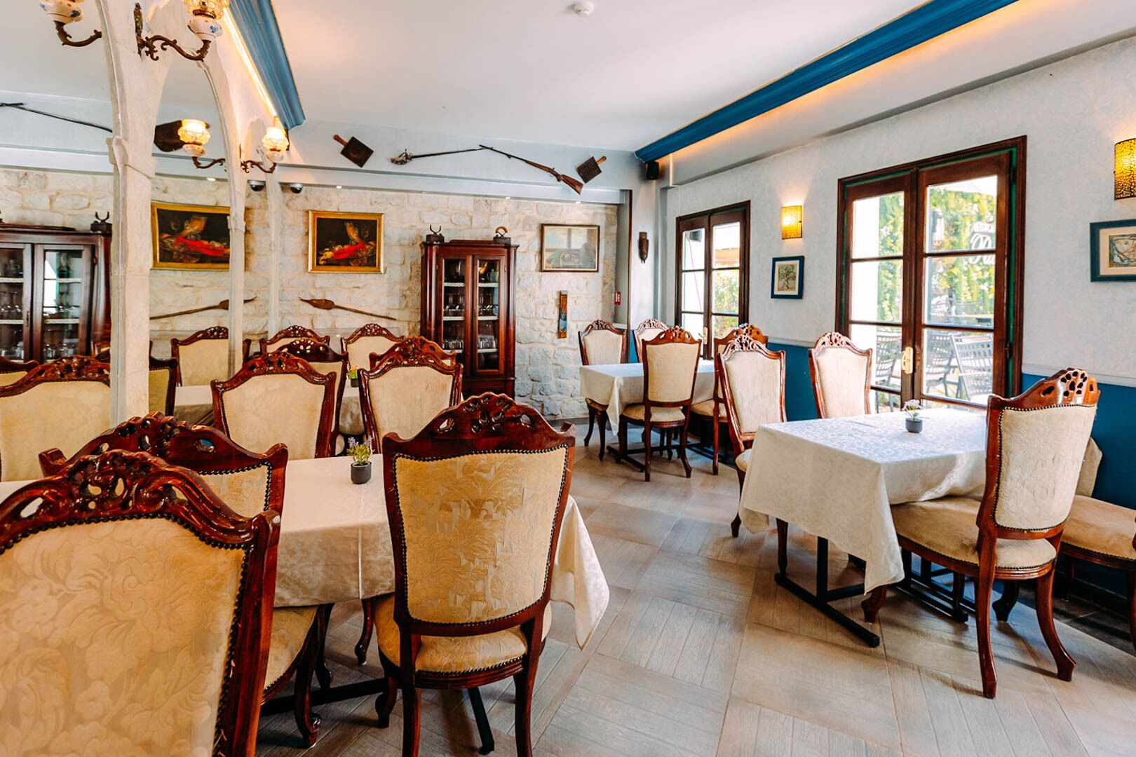 breakfast served, local and international cuisine, al fresco dining