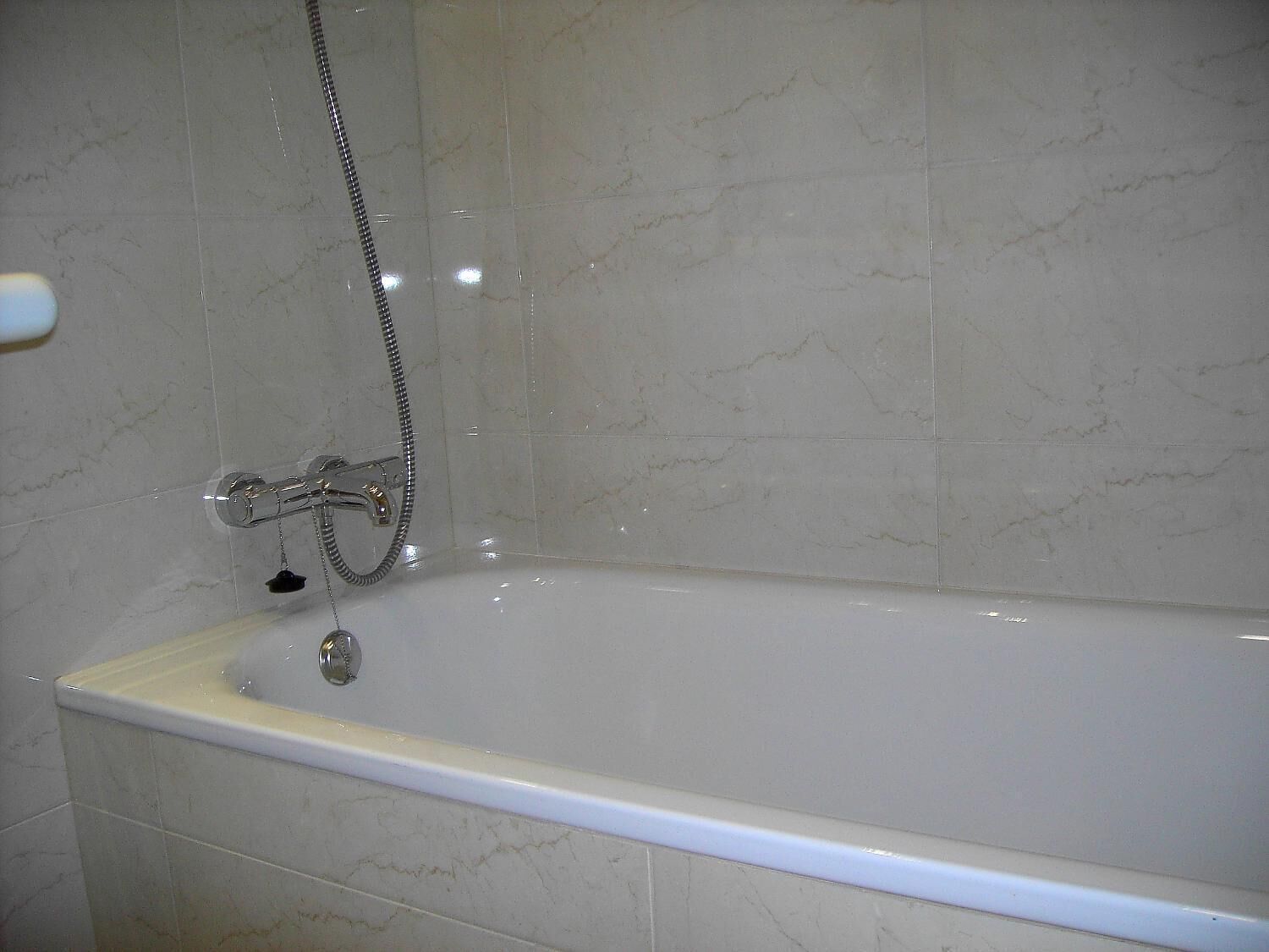 free toiletries, hair dryer