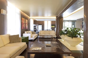 Lobby - B&B Hotel Malpensa Lago Maggiore (Vergiate)