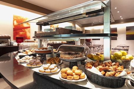 Dining. B&B Hotel Malpensa Lago Maggiore