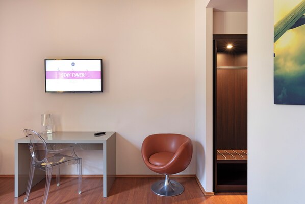 Standard Double Room, Non Smoking | Down comforters, in-room safe, desk, soundproofing - B&B Hotel Malpensa Lago Maggiore (Vergiate)