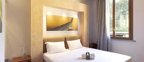 Daunenbettdecken, Zimmersafe, Schreibtisch, schallisolierte Zimmer