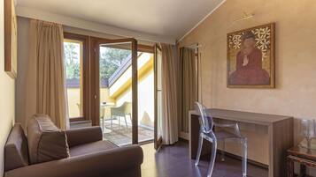 Daunenbettdecken, Zimmersafe, Schreibtisch, schallisolierte Zimmer