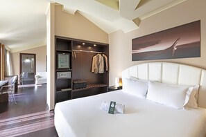 Suite, Non Smoking | Down duvets, in-room safe, desk, soundproofing - B&B Hotel Malpensa Lago Maggiore (Vergiate)