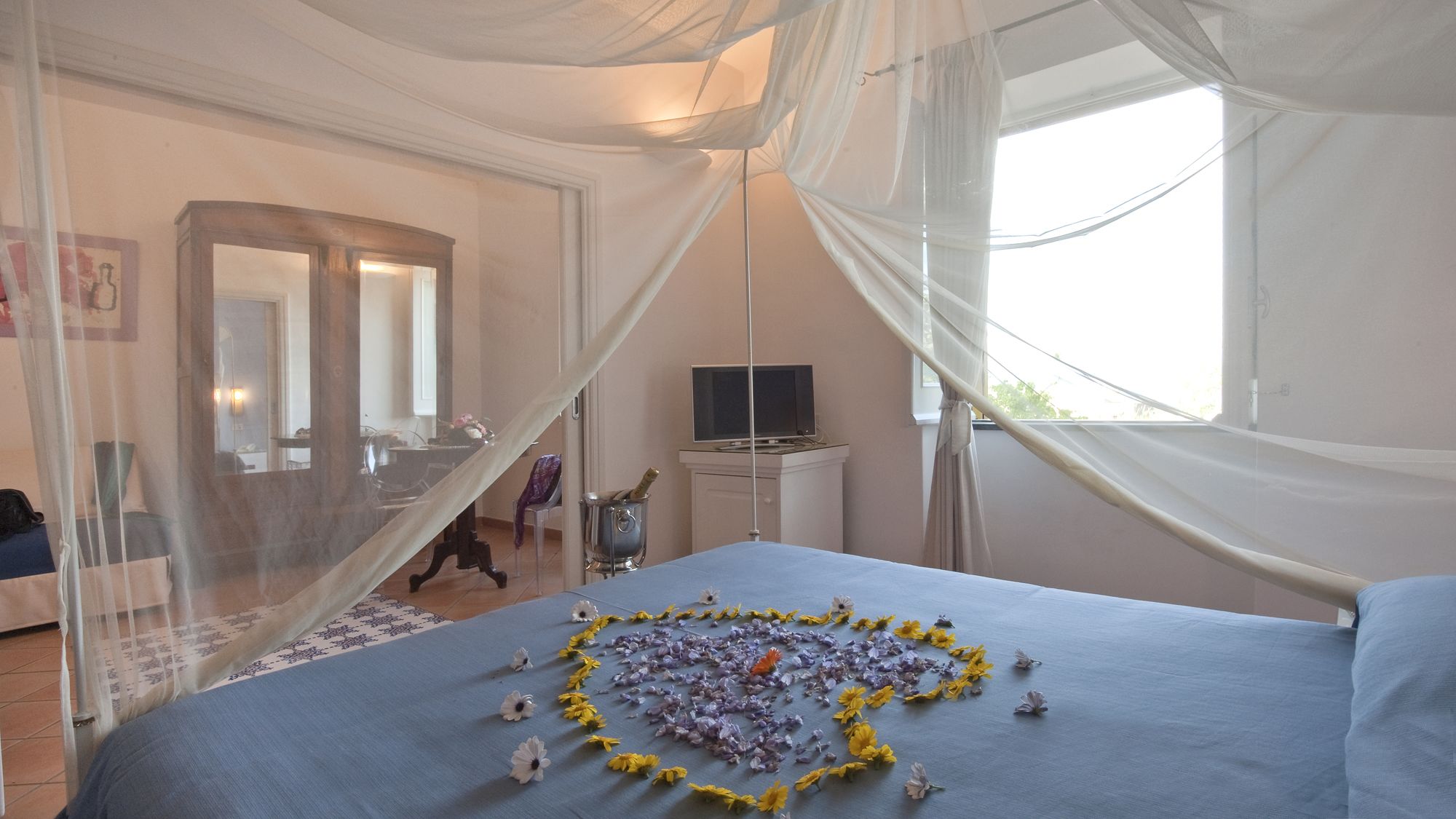 suite, 1 double bed | room amenity