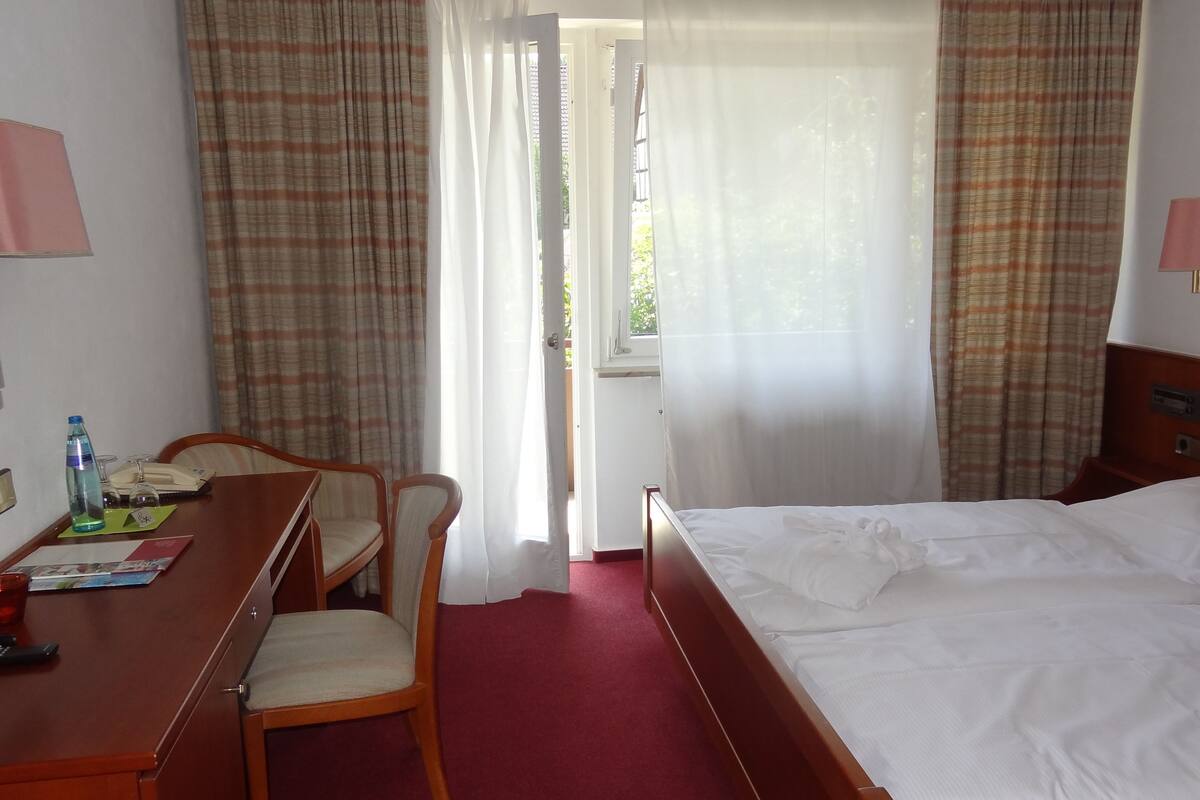 Comfort Double Room | Ropa de cama de alta calidad y camas Select Comfort