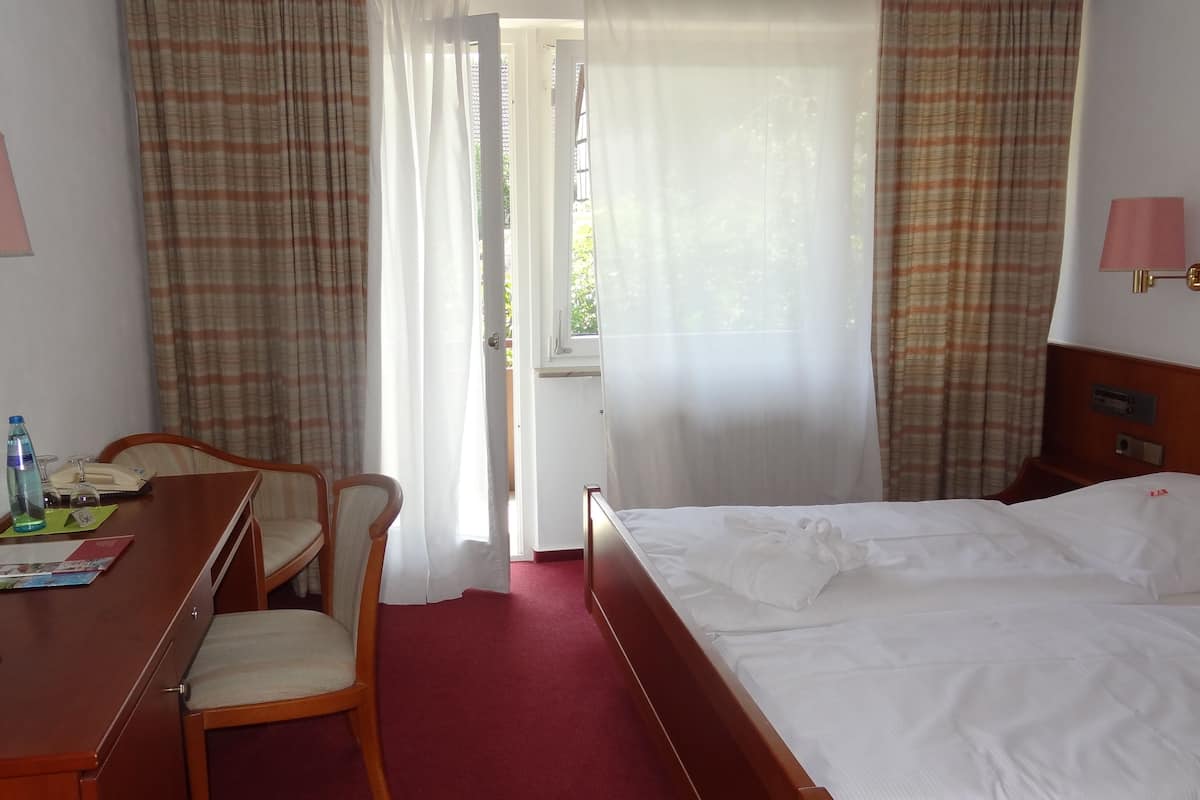 Premium bedding, Select Comfort beds, in-room safe, desk