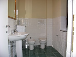 Double Room | Bathroom