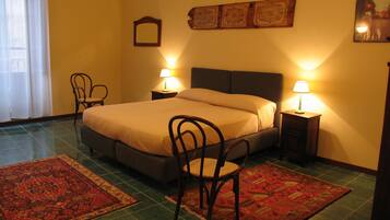 Quadruple Room | Desk, iron/ironing board, rollaway beds, free WiFi