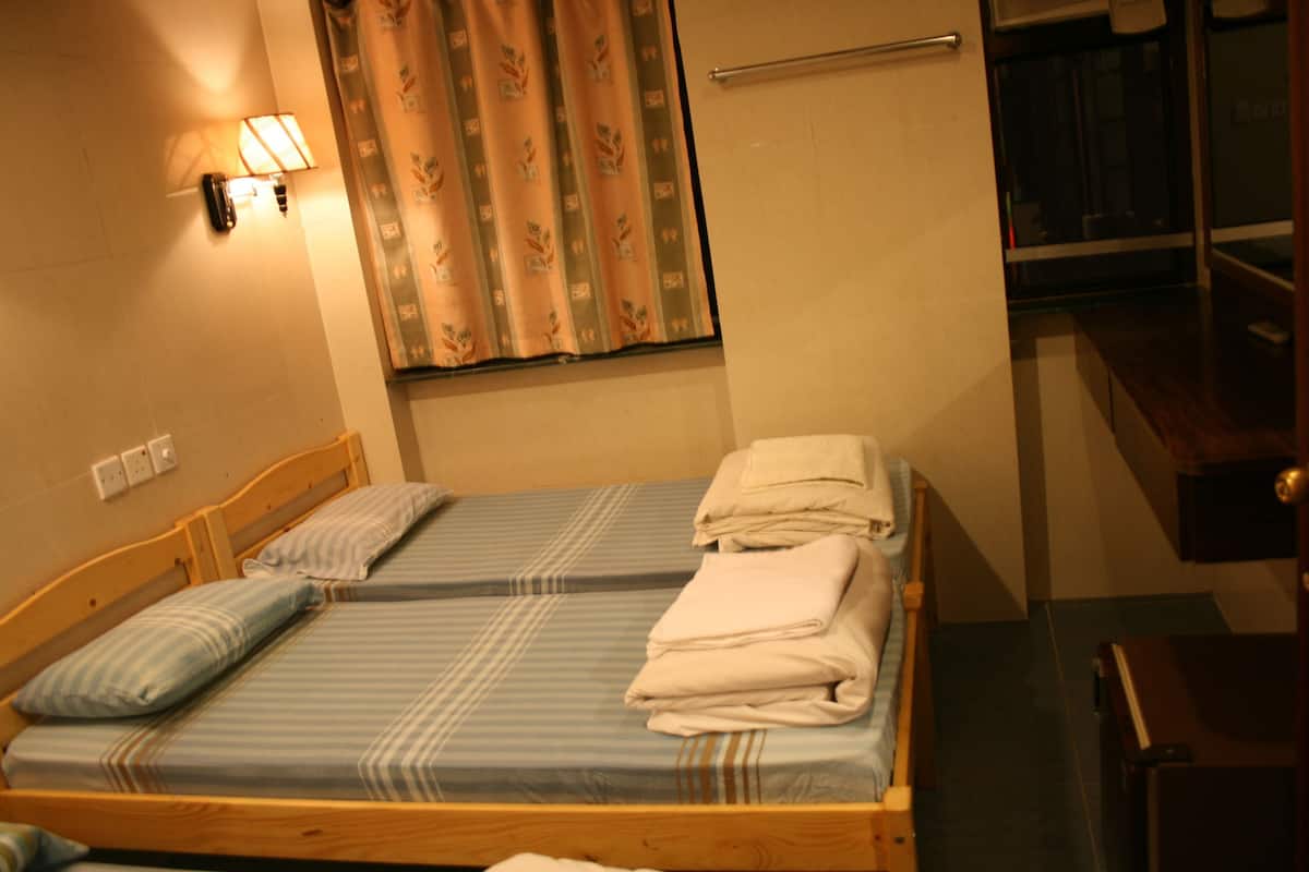 Double Room | Hypo-allergenic bedding, pillowtop beds, in-room safe, desk