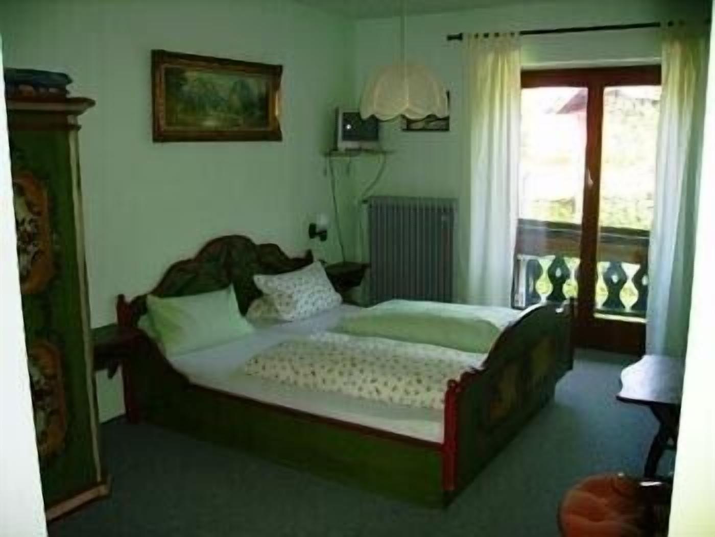 เครื่องนอนระดับพรีเมียม, ตู้นิรภัยในห้องพัก, ห้องเก็บเสียง, Wi-Fi ฟรี