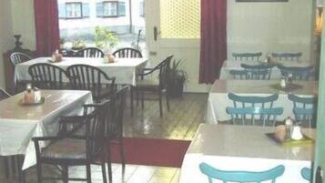 Petit déjeuner buffet compris tous les jours