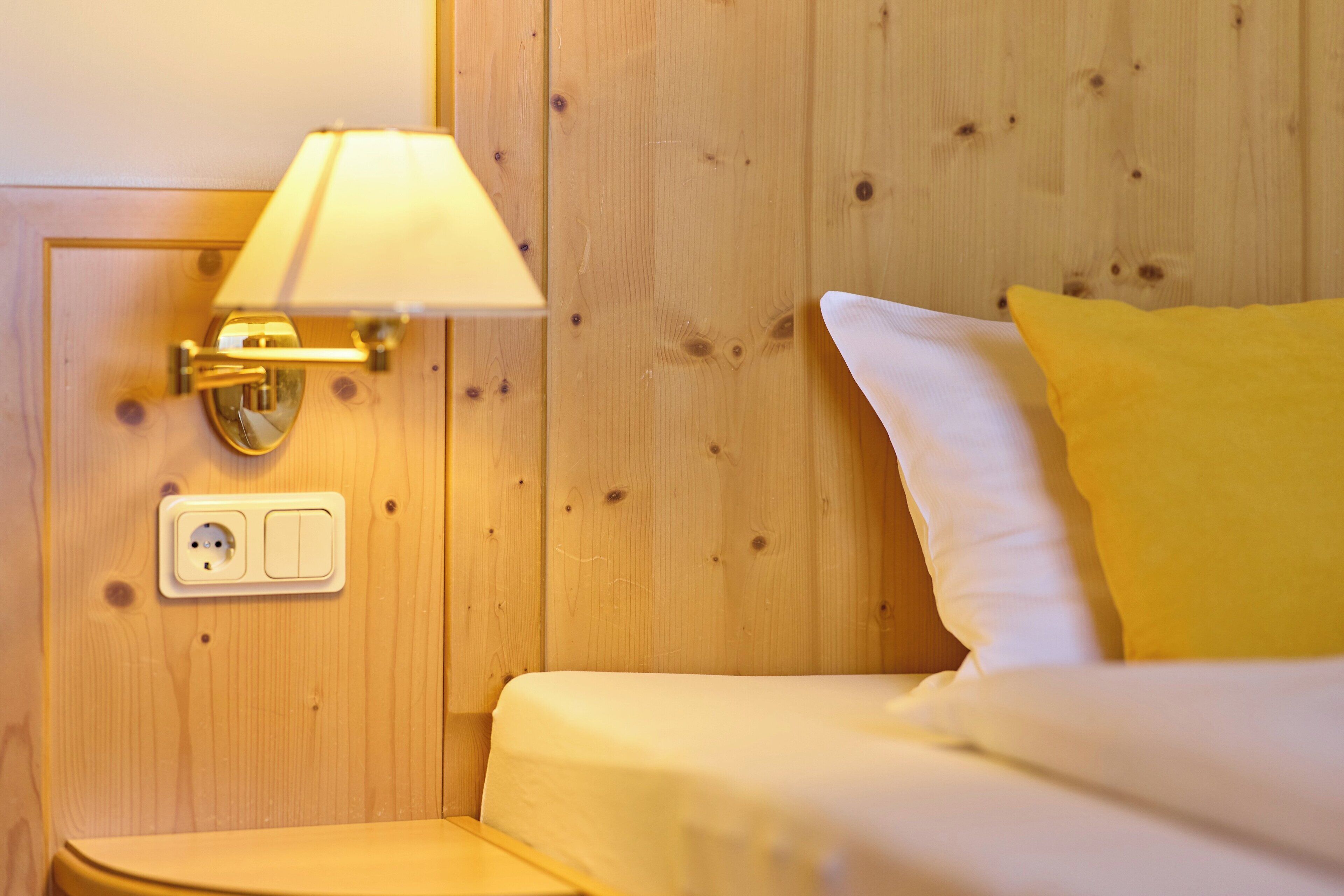 double room | 1 bedroom, in-room safe, desk, soundproofing