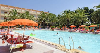 Hotel Oasis