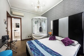 Superior Con Vasca Idromassaggio | Hypo-allergenic bedding, minibar, in-room safe, soundproofing - Hotel Relais dei Papi (Rome)