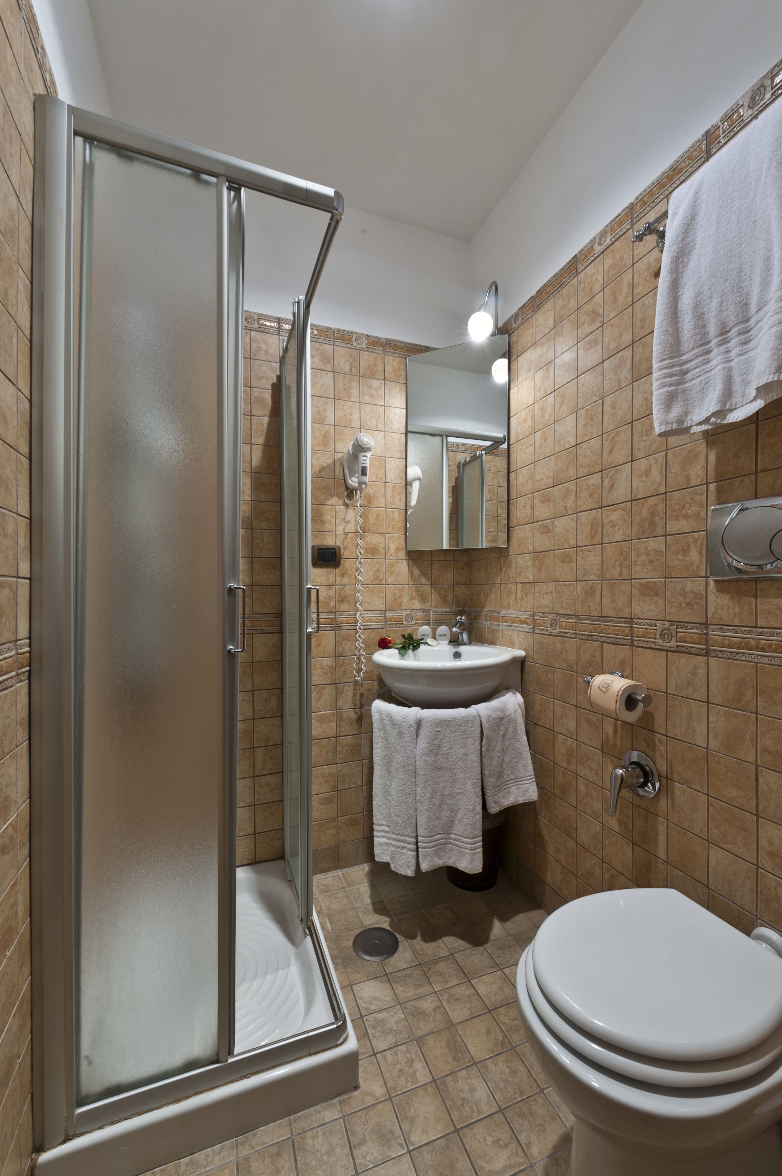 1 bedroom, hypo-allergenic bedding, minibar, in-room safe