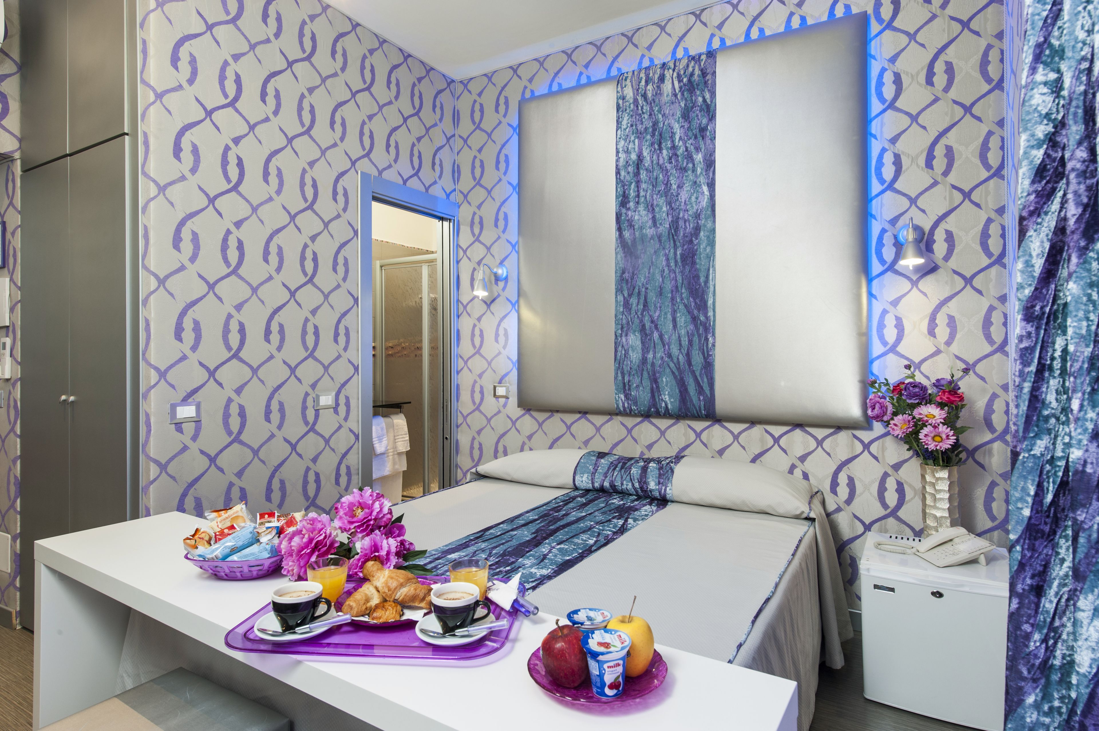 1 bedroom, hypo-allergenic bedding, minibar, in-room safe