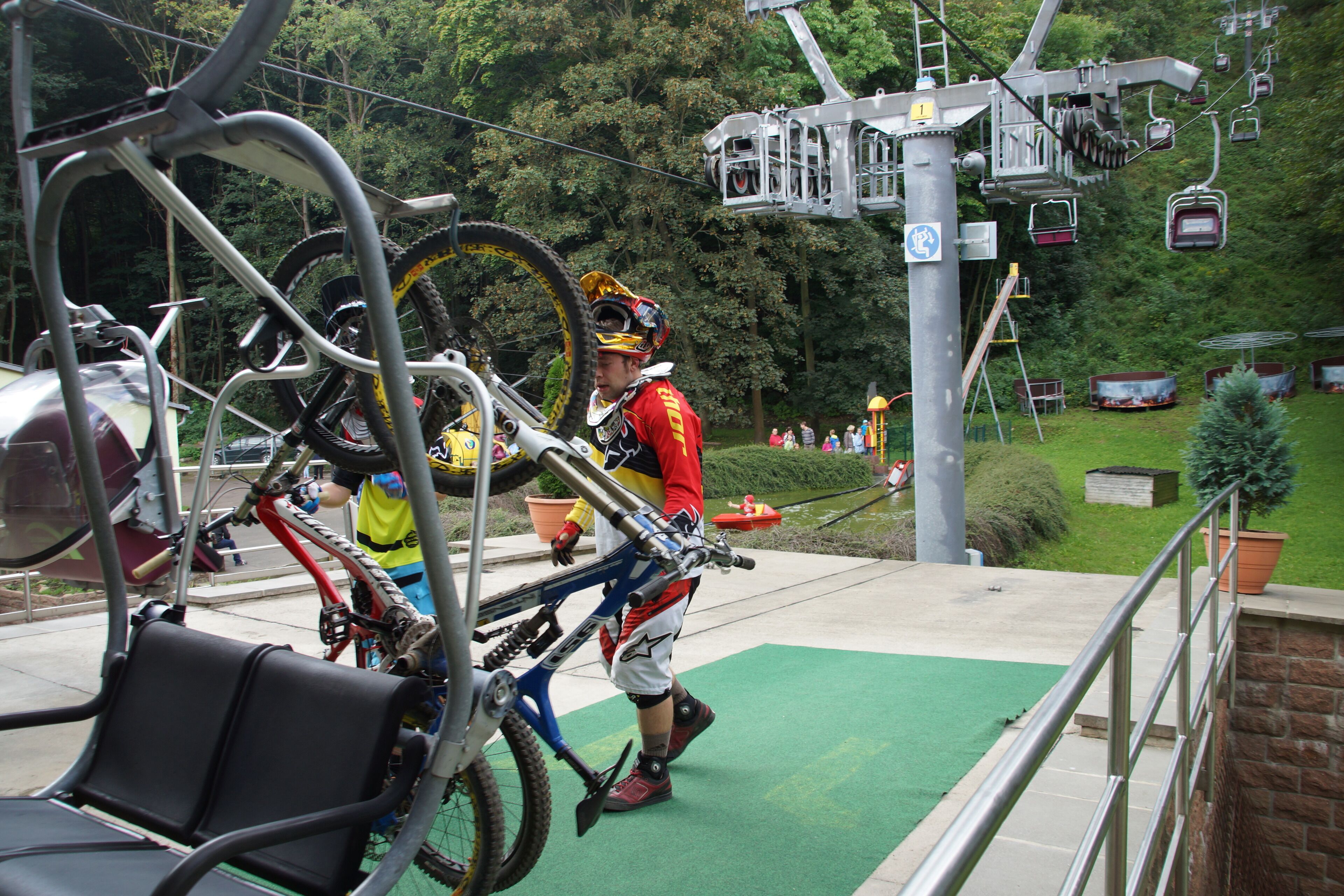 ropes course (team building)