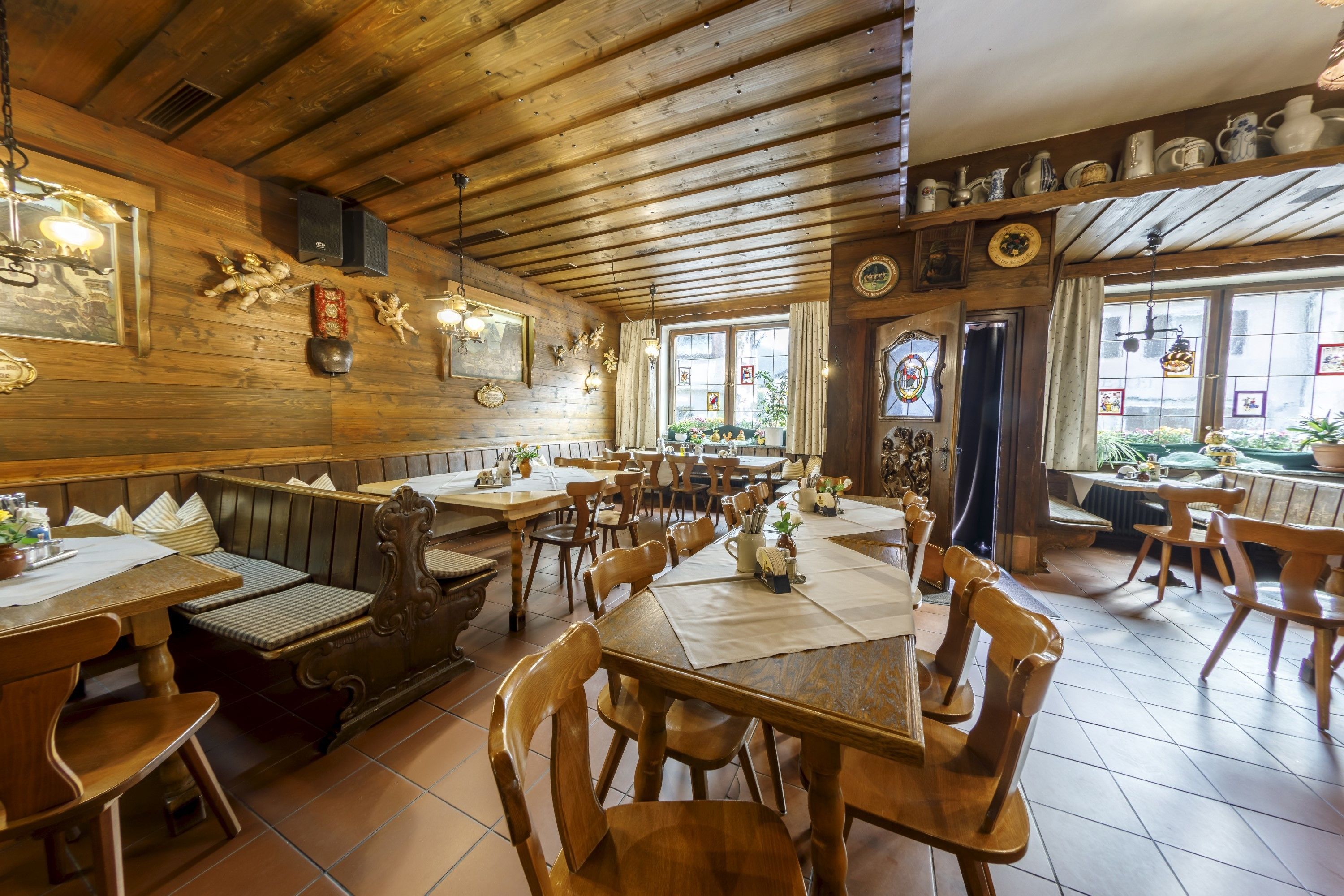 lunch and dinner served, local cuisine