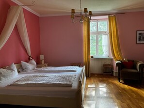 Basic Double or Twin Room - Hotel zum Kreuz St Peter (Sankt Peter)