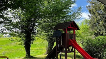 Außen-Kinderspielplatz