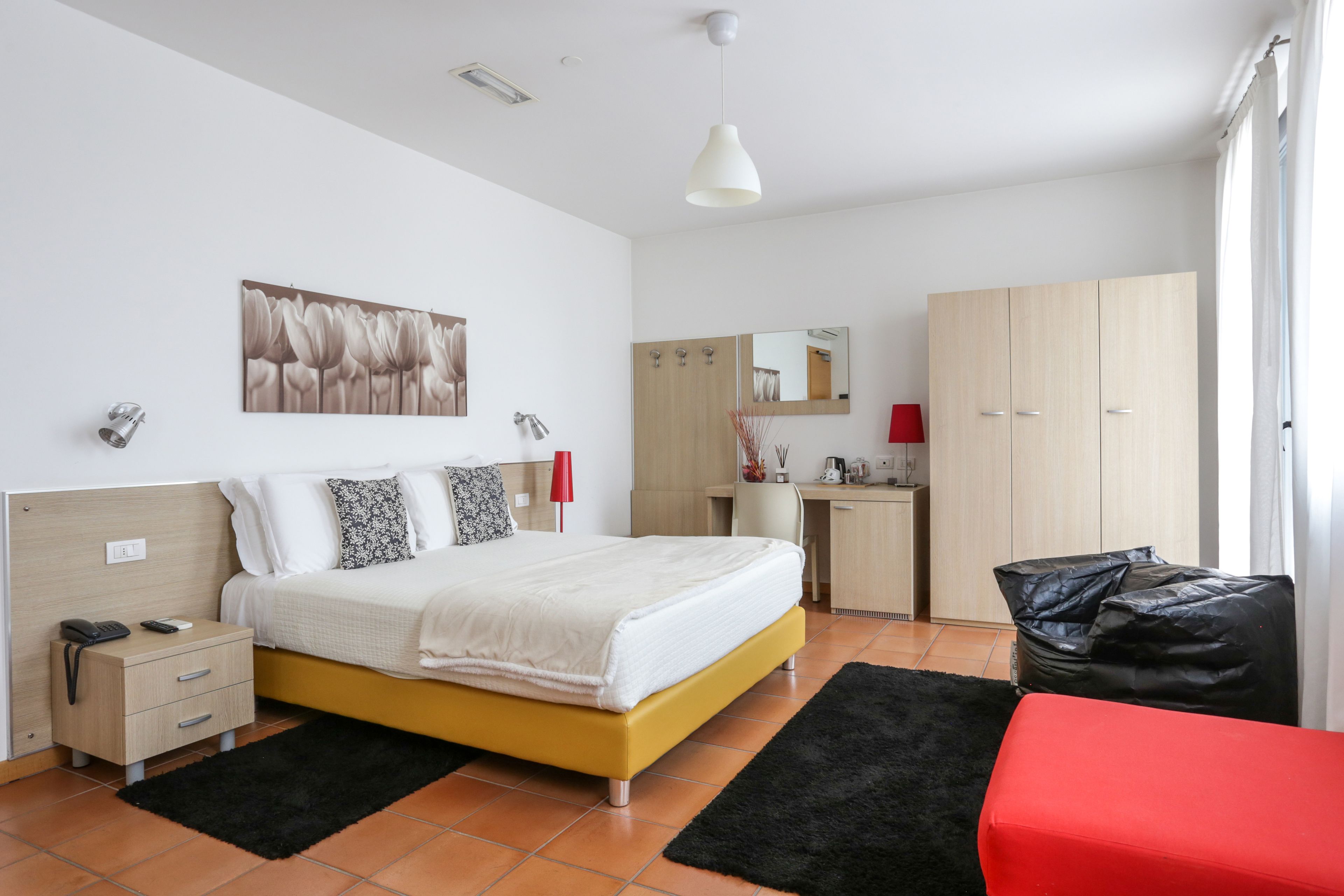 Double Room | Minibar, in-room safe, desk, soundproofing