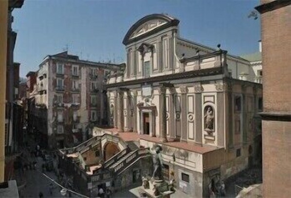 Exterior - Domus Gemi (Naples)