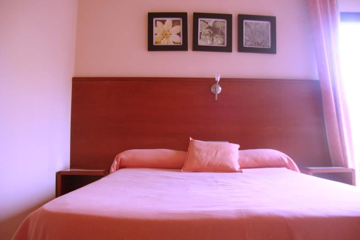 minibar, in-room safe, desk, free wifi