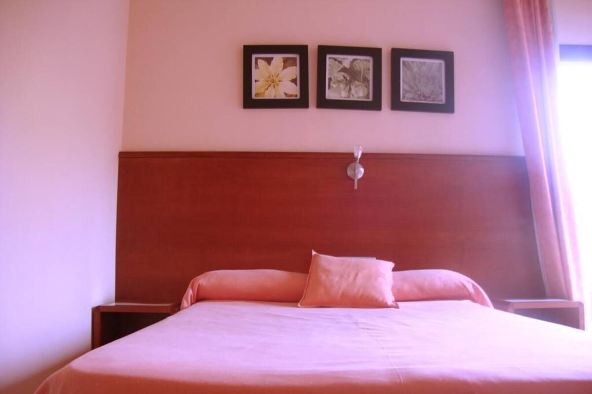 Minibar, in-room safe, desk, free WiFi