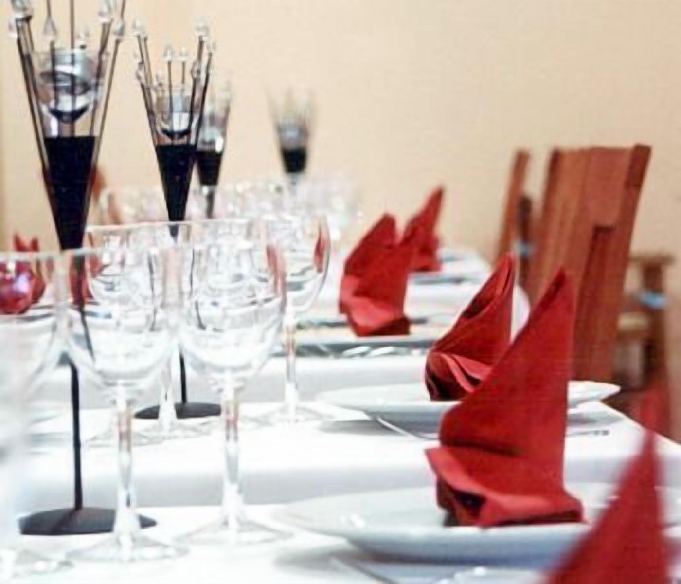 Desayuno continental diario (EUR 7 por persona)