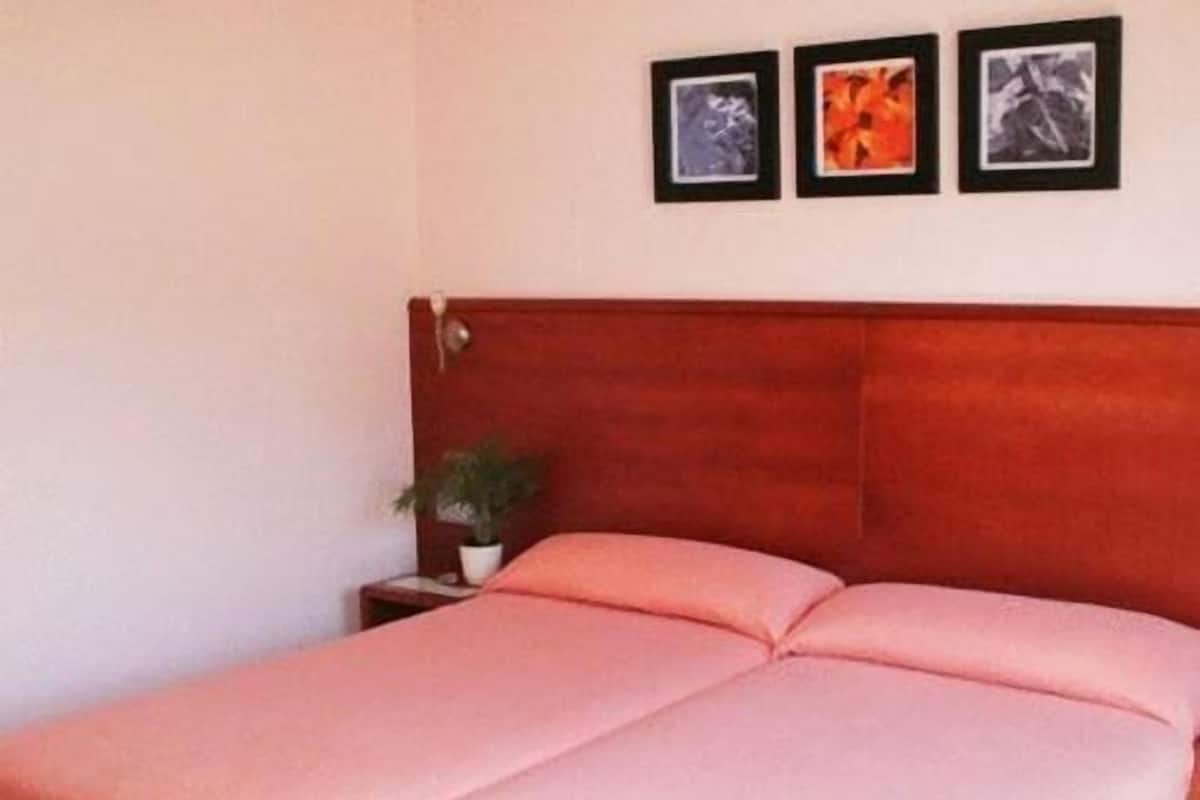 minibar, in-room safe, desk, free wifi