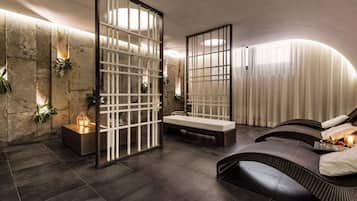 Couples treatment rooms, hot tub, Turkish bath, body treatments