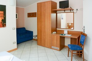 Down duvets, minibar, in-room safe, desk - Albergo Meublè Abatjour (Mantua)