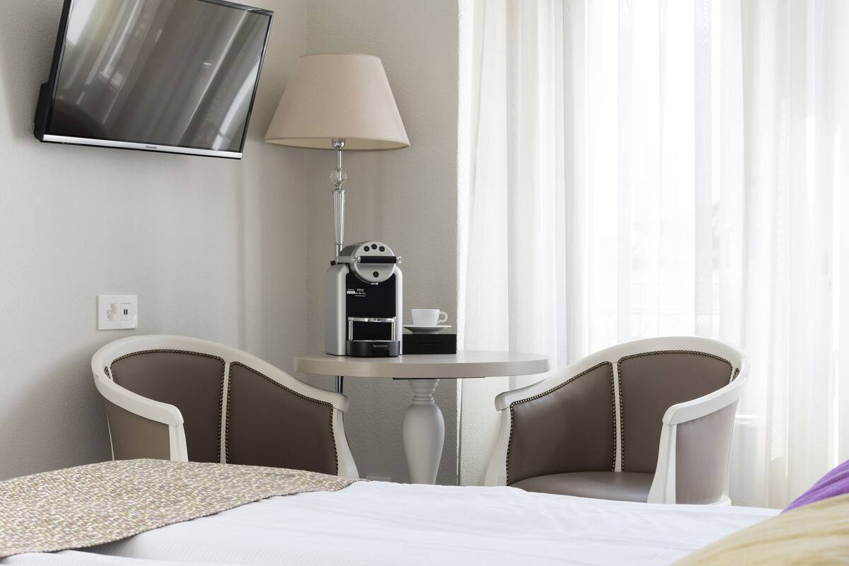 minibar, in-room safe, desk, free wifi