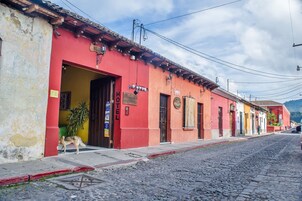 Fachada de la propiedad