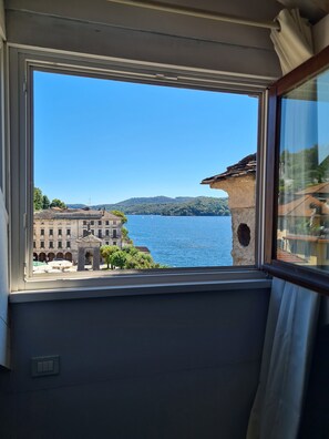 Junior Suite | Minibar, individually decorated, individually furnished, desk - Hotel Aracoeli (Orta San Giulio)
