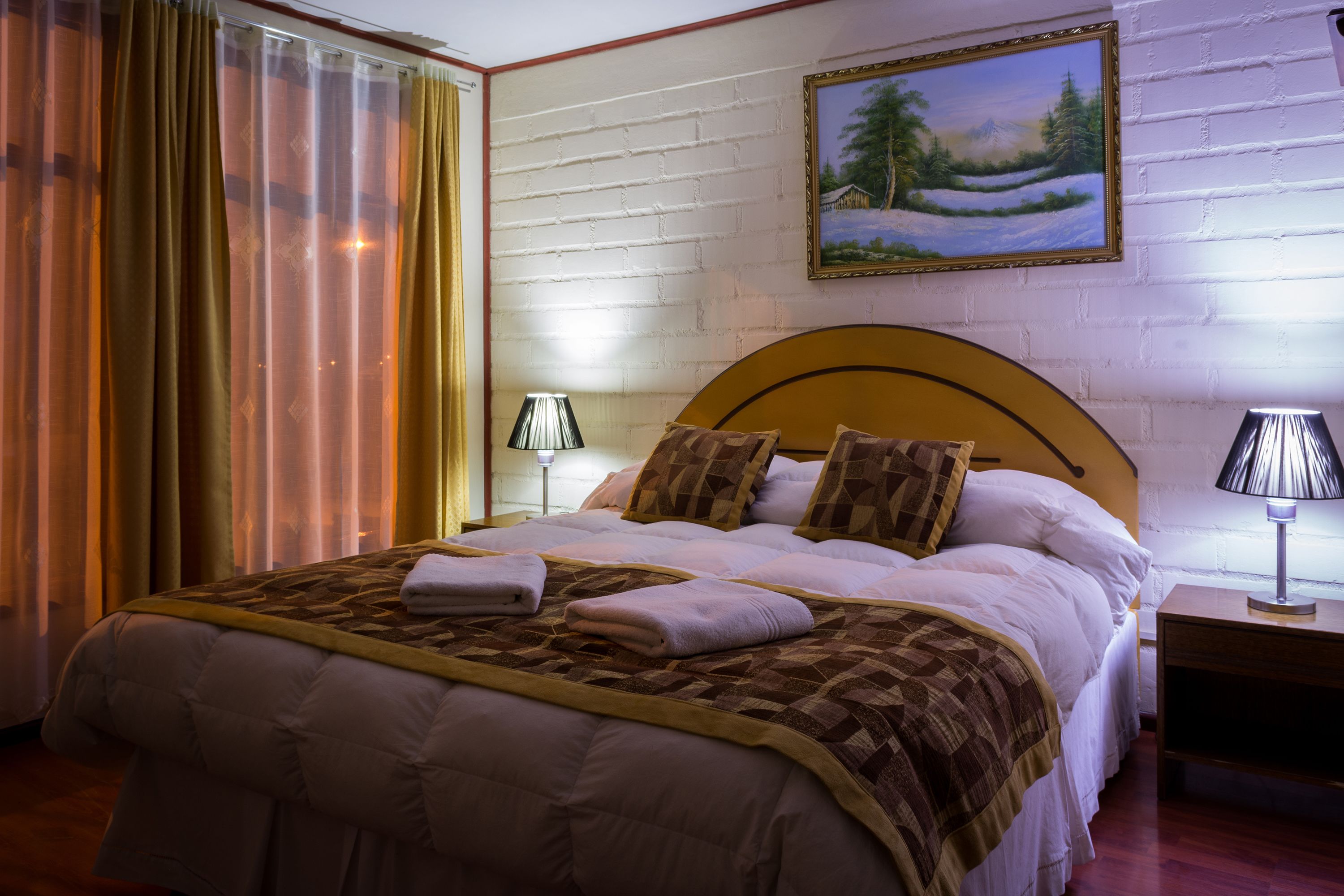 Premium bedding, Tempur-Pedic beds, in-room safe, individually decorated
