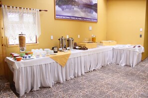 Free daily continental breakfast 