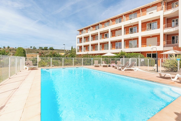 Seasonal outdoor pool
