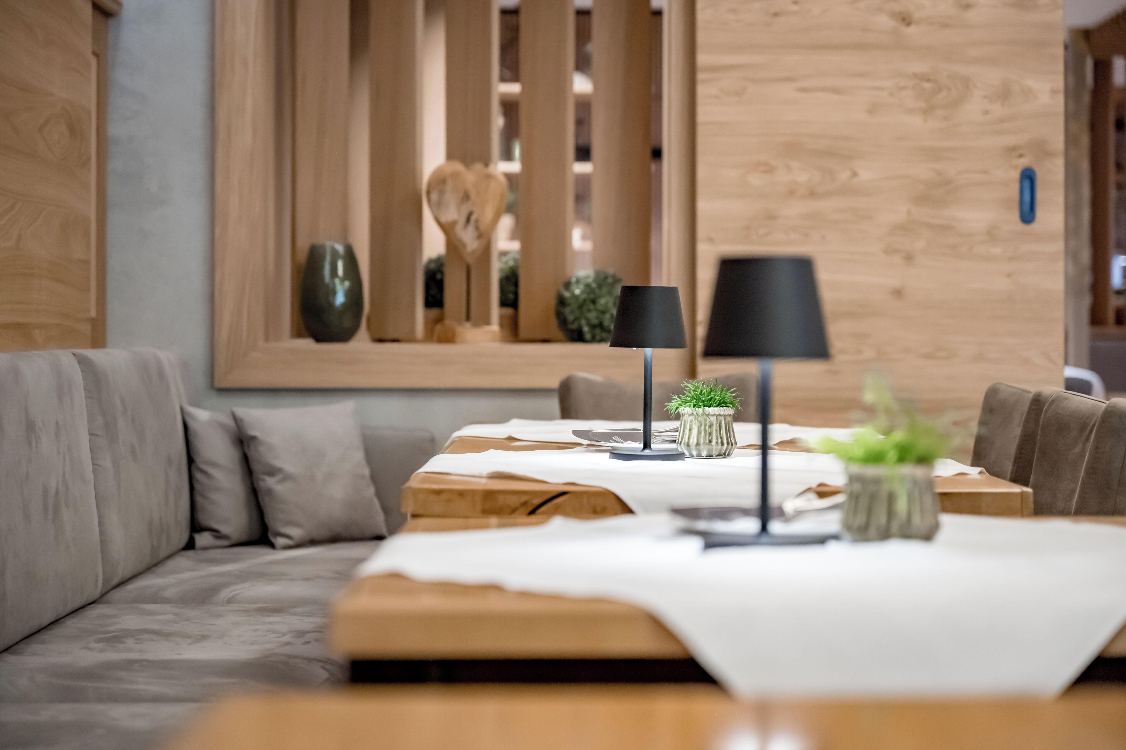 lunch, dinner served; regional cuisine, al fresco dining